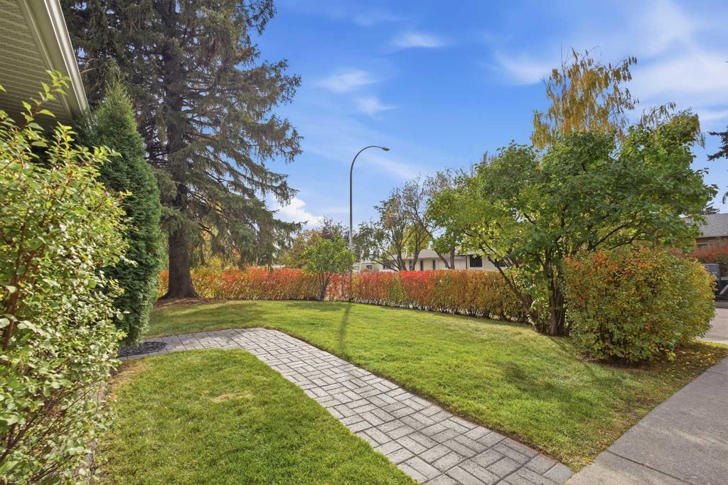 Photo of 436 Arlington Drive SE, Calgary, AB T2H 1S3 (MLS # A2351824)