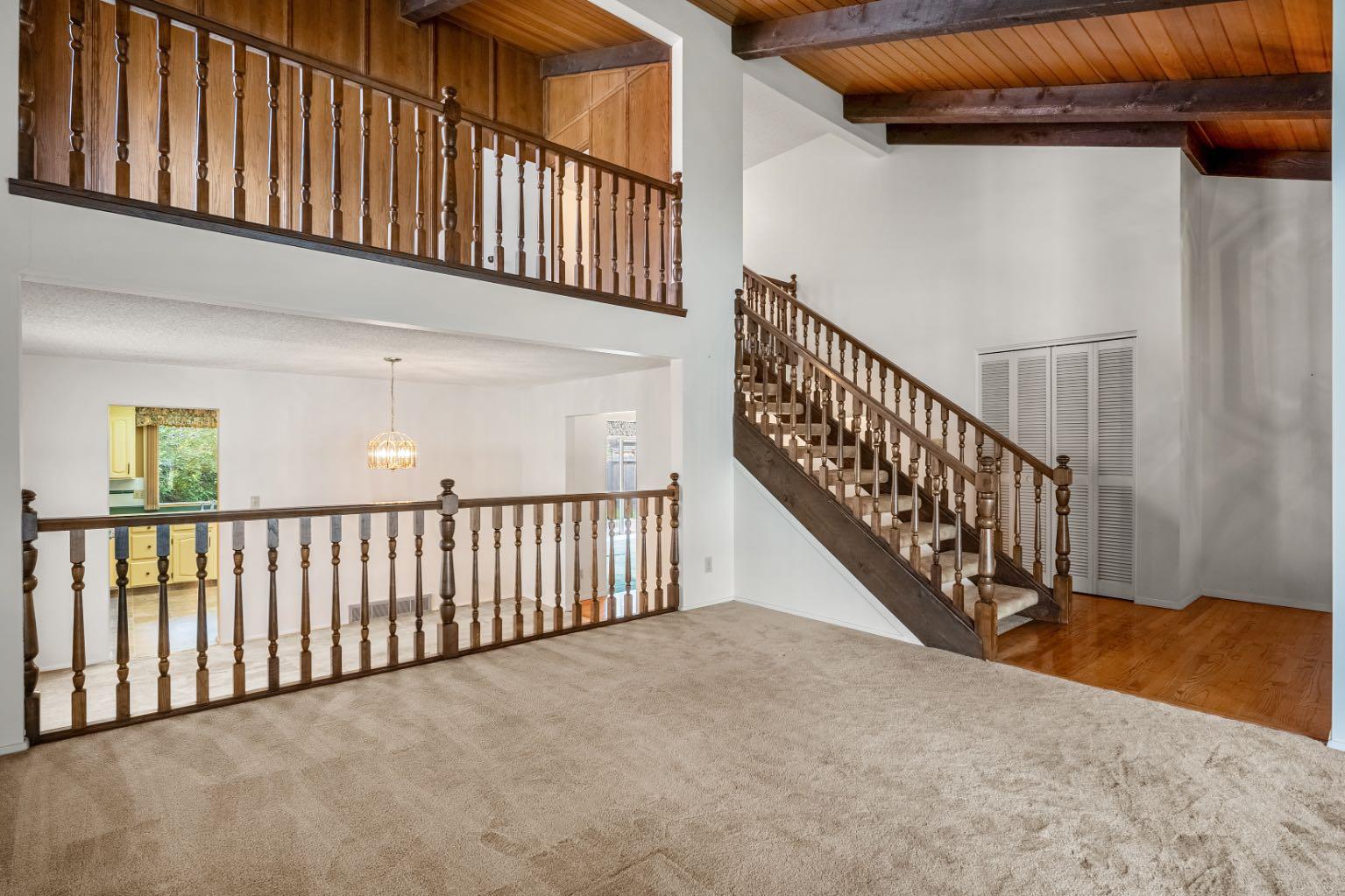 409 Lake Simcoe Crescent SE