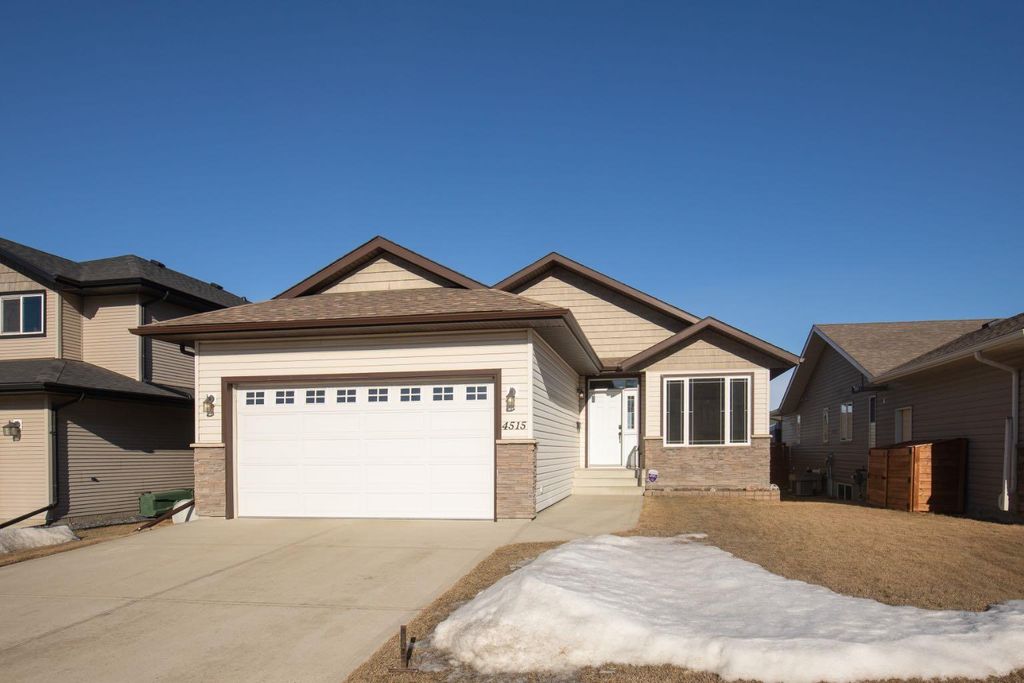 Photo of 4515 45A Street Close, Innisfail, AB T4G 0A3 (MLS # A2286272)
