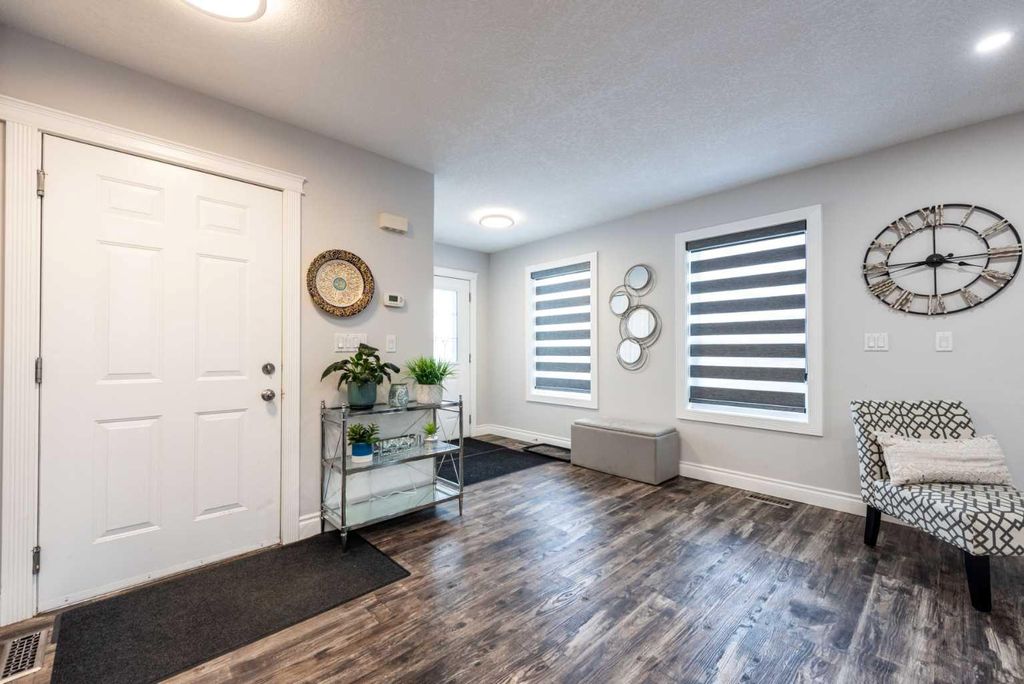 Photo of 192 Cove Rise Rise, Chestermere, AB T1X 1S7 (MLS # A2299100)
