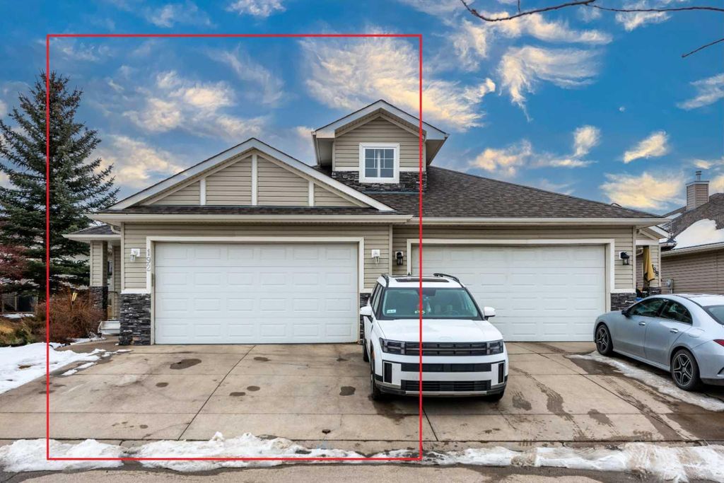 Photo of 192 Cove Rise Rise, Chestermere, AB T1X 1S7 (MLS # A2299100)