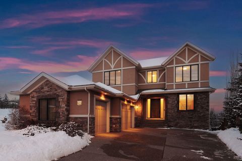 12 Fortress Court SW Calgary AB T3H 0T8