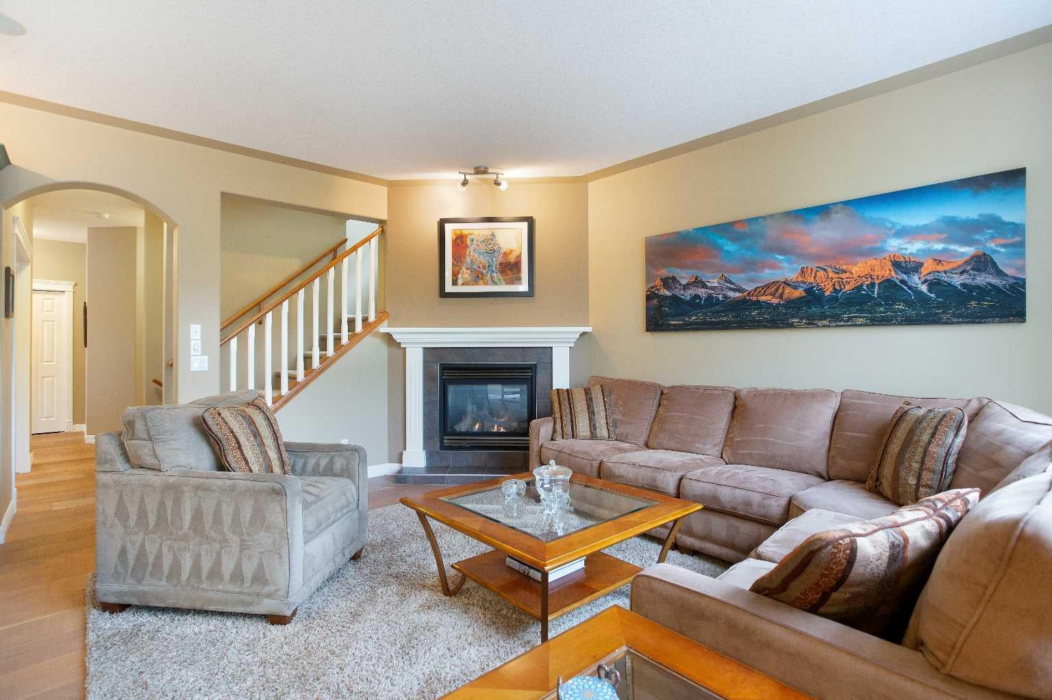 30 Discovery Ridge Gardens SW