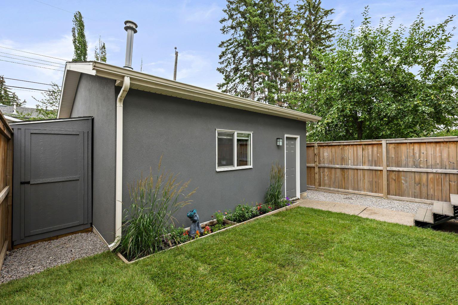 2832 42 Street SW