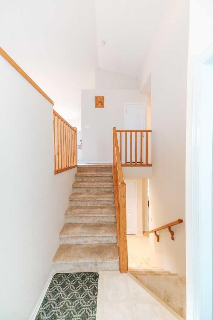 54 Kodiak Crescent N