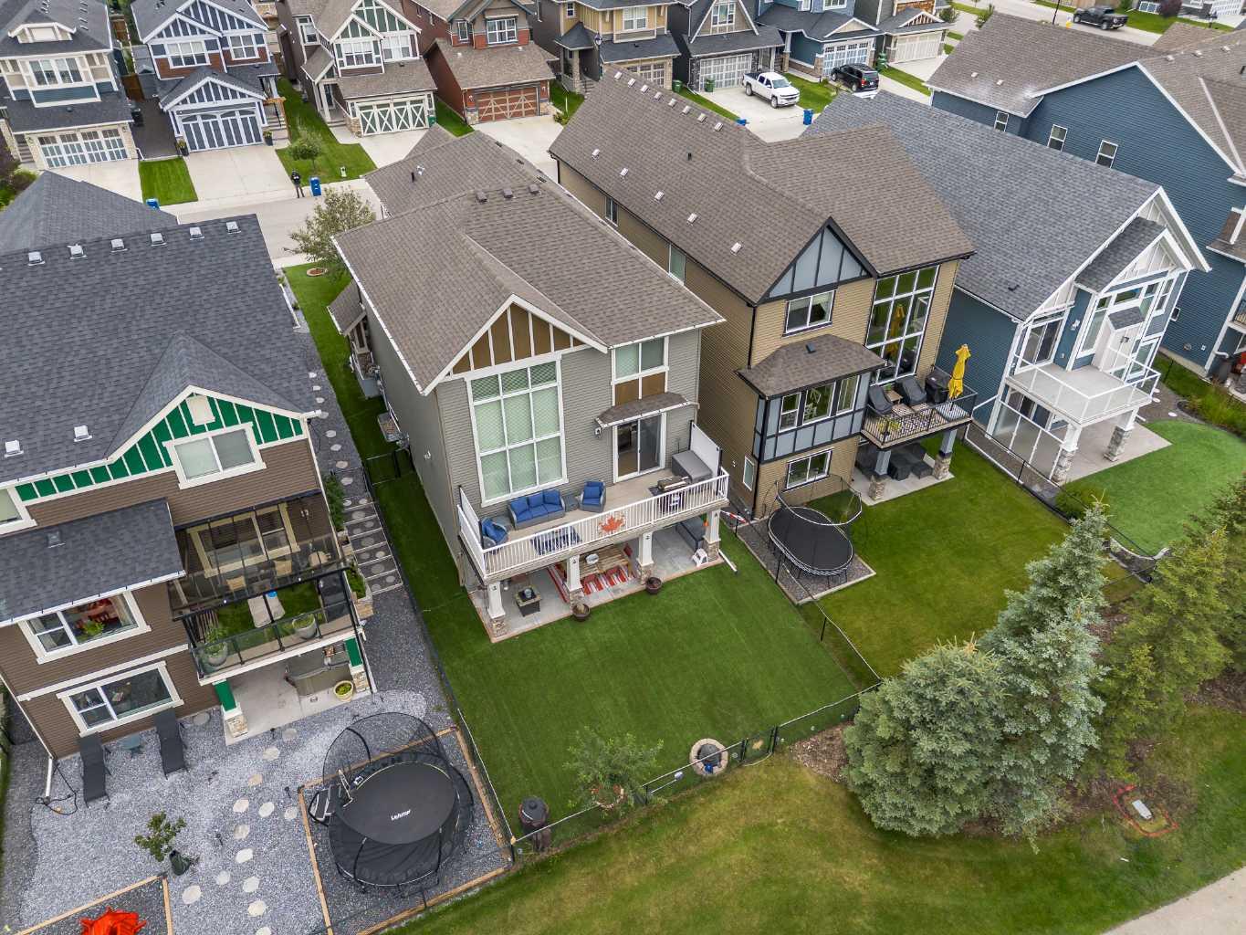 225 Kingsmere Cove SE