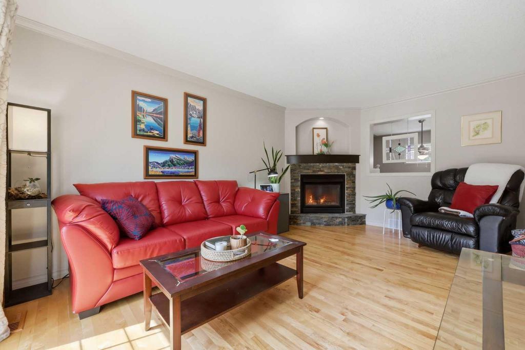 Photo of 302 Inglewood Grove SE, Calgary, AB T2G 4T9 (MLS # A2306167)