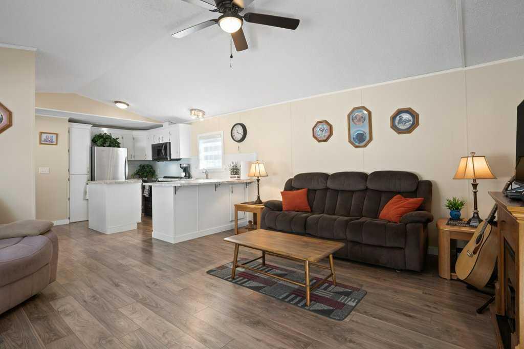 99 Arbour Lake Road NW 139