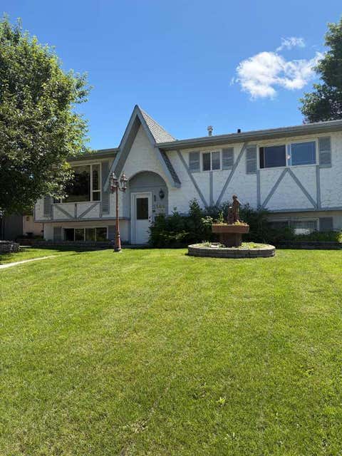 Photo of 5144 35 Street E, Innisfail, AB T4G 1H3 (MLS # A2326435)