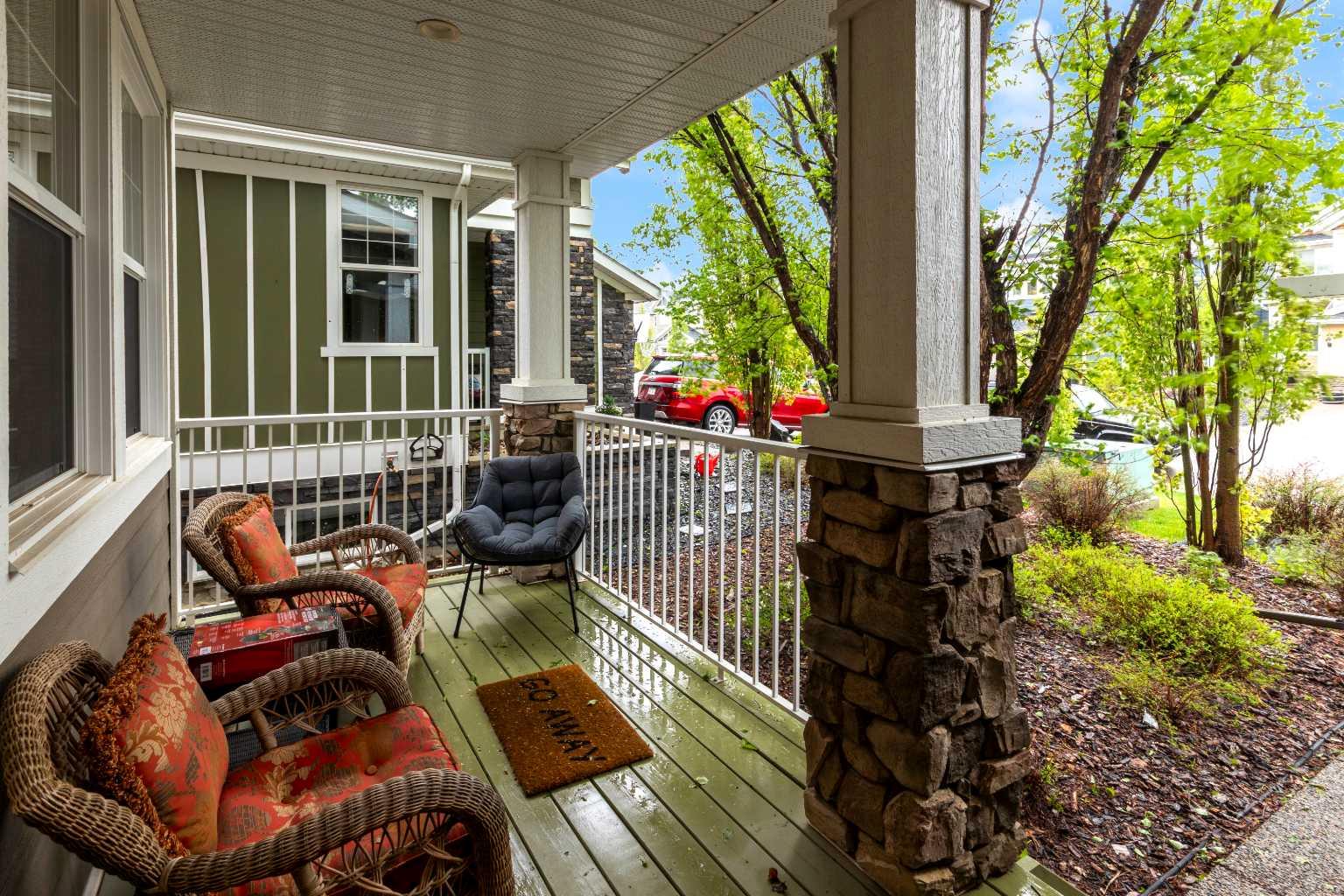 172 Ridge View Close