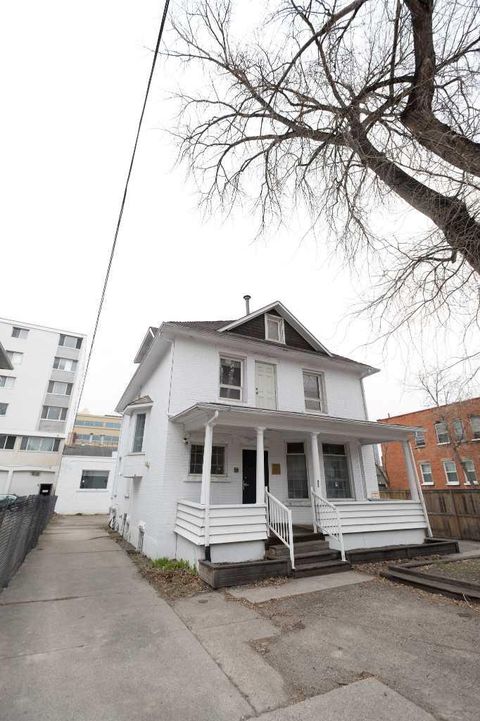 Property photo of 322 18 Avenue Sw, Calgary, AB T2s 0c3