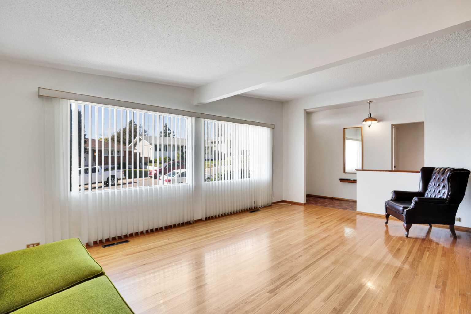 924 Mayland Drive NE