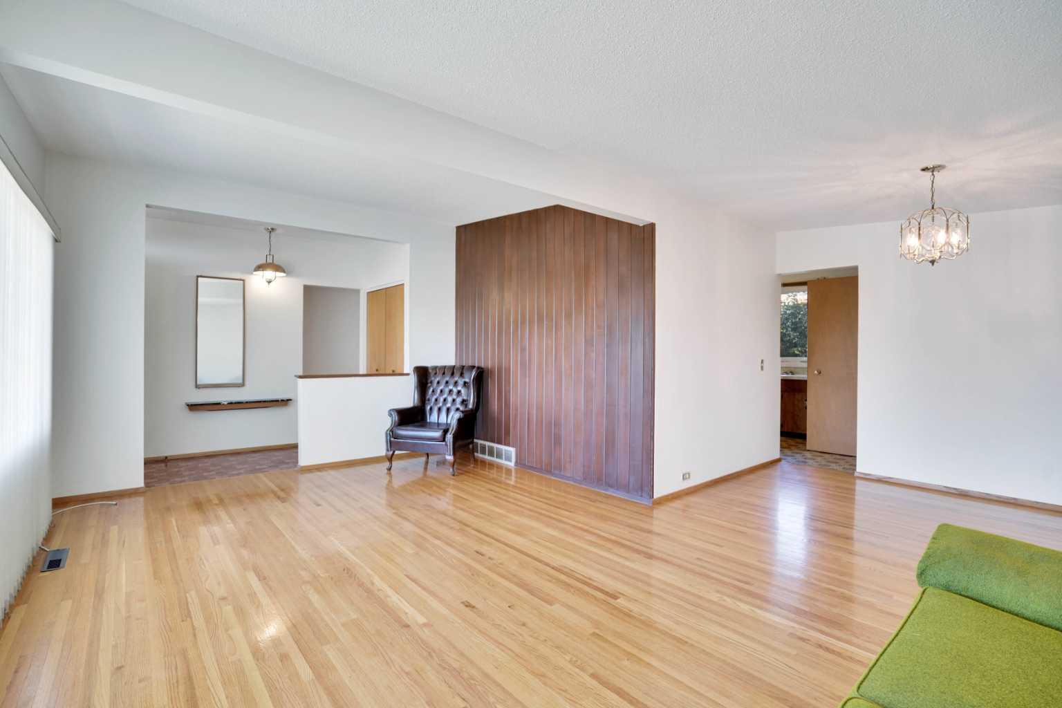 924 Mayland Drive NE