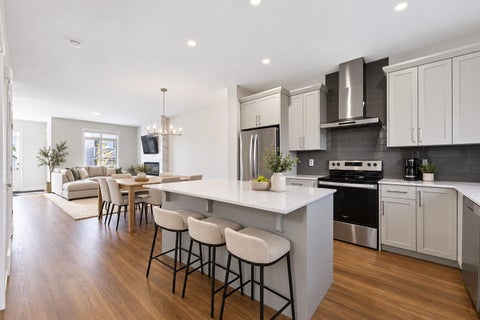 Photo of 10 Lucas Close NW, Calgary, AB T3P 1Z5 (MLS # A2344445)