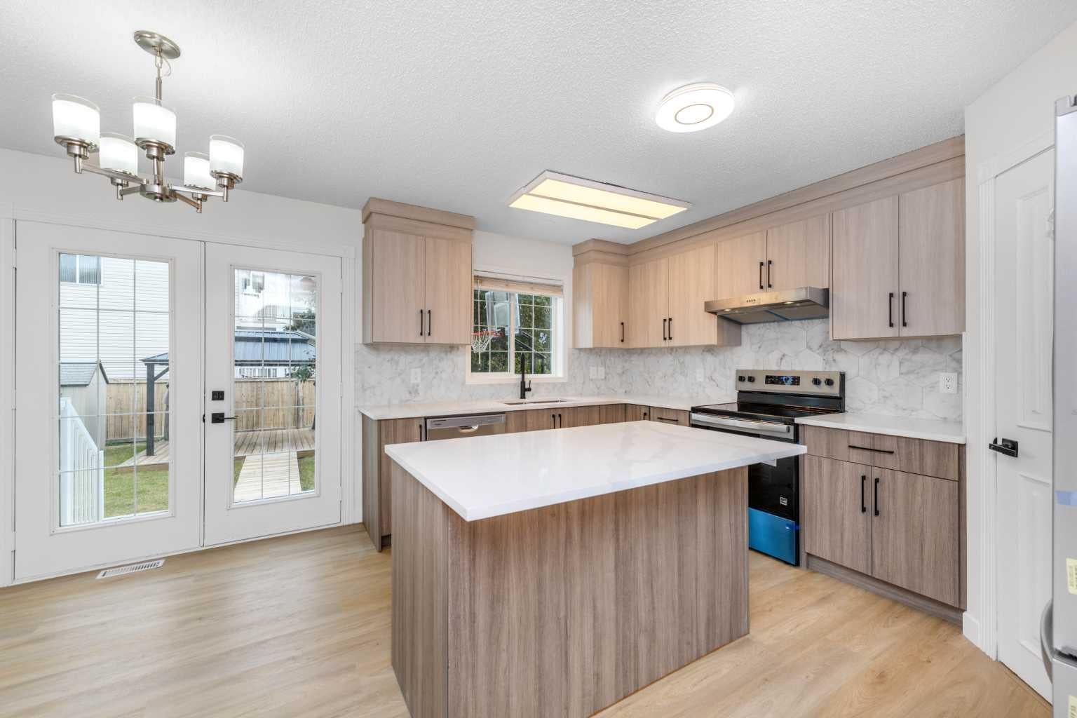 28 Coral Reef Link NE