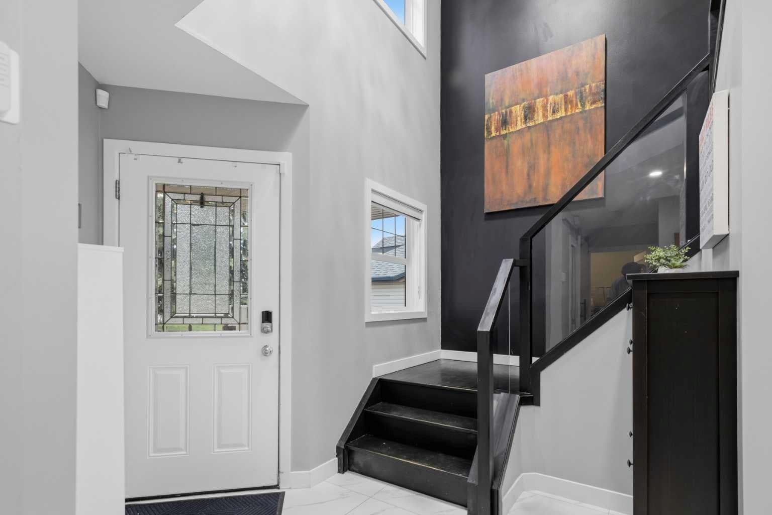 319 Coventry Road NE