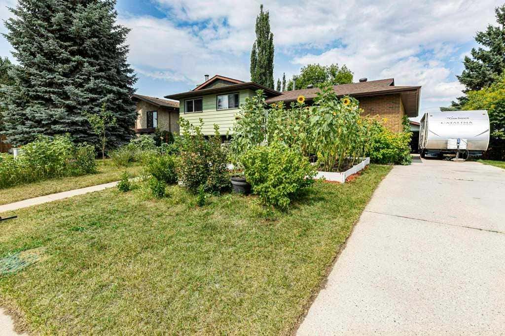 Photo of 65 Hart Crescent S, Red Deer, AB T4N 6E5 (MLS # A2334186)