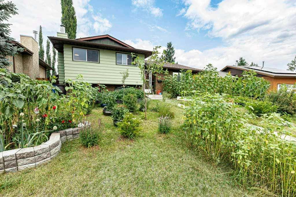 Photo of 65 Hart Crescent S, Red Deer, AB T4N 6E5 (MLS # A2334186)