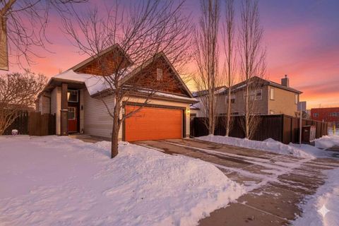 8 Copperfield Manor SE Calgary AB T2Z 4R7