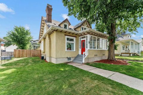 Photo of 379 5 Street SE, Medicine Hat, AB T1A 0M7 (MLS # A2331377)