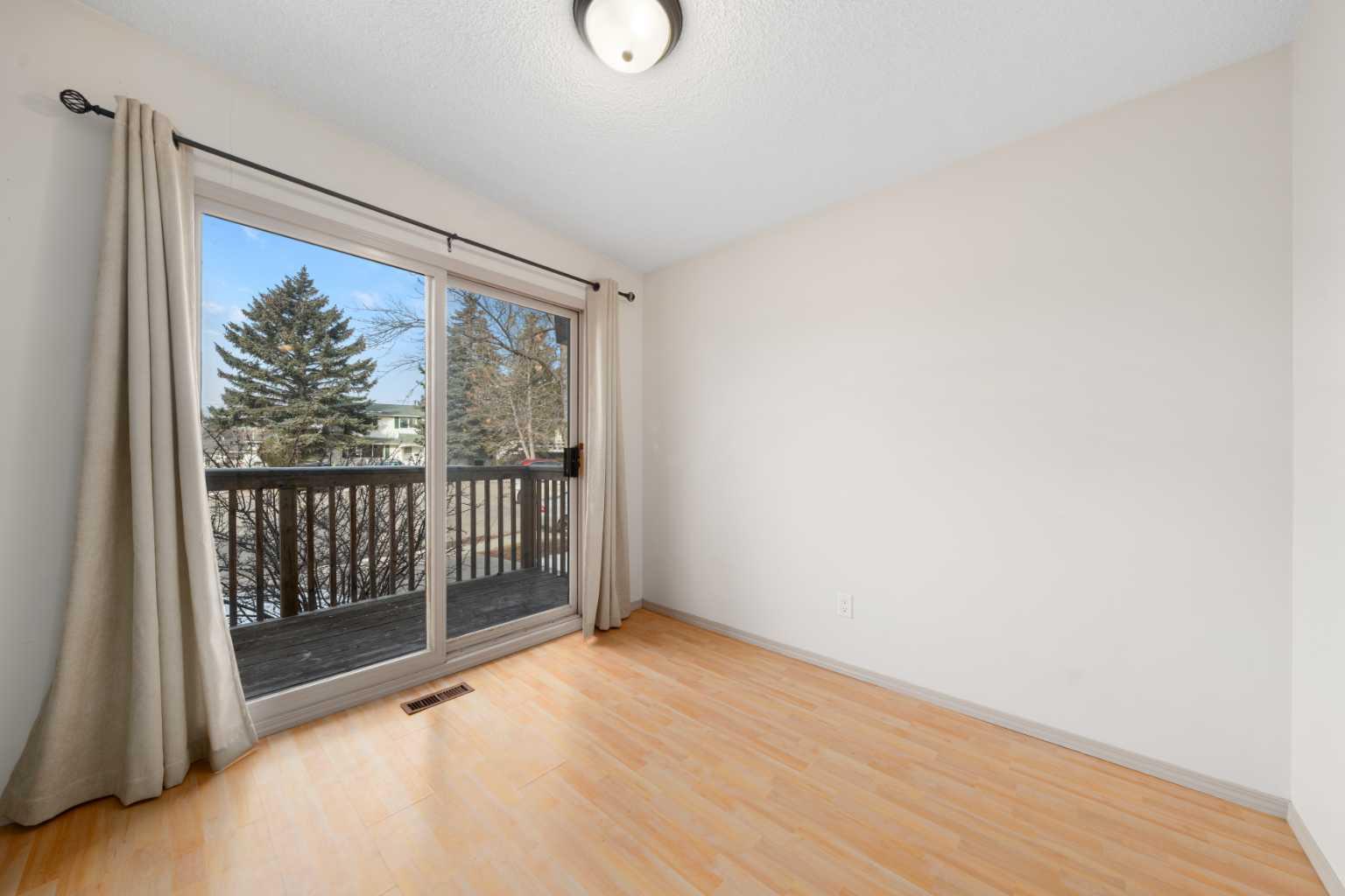 73 / 75 Dalton Bay NW