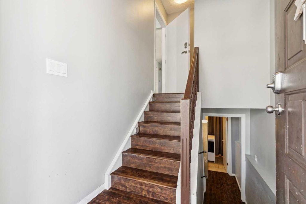 Photo of 28 Templegreen Bay NE, Calgary, AB T1Y 4Z3 (MLS # A2300648)