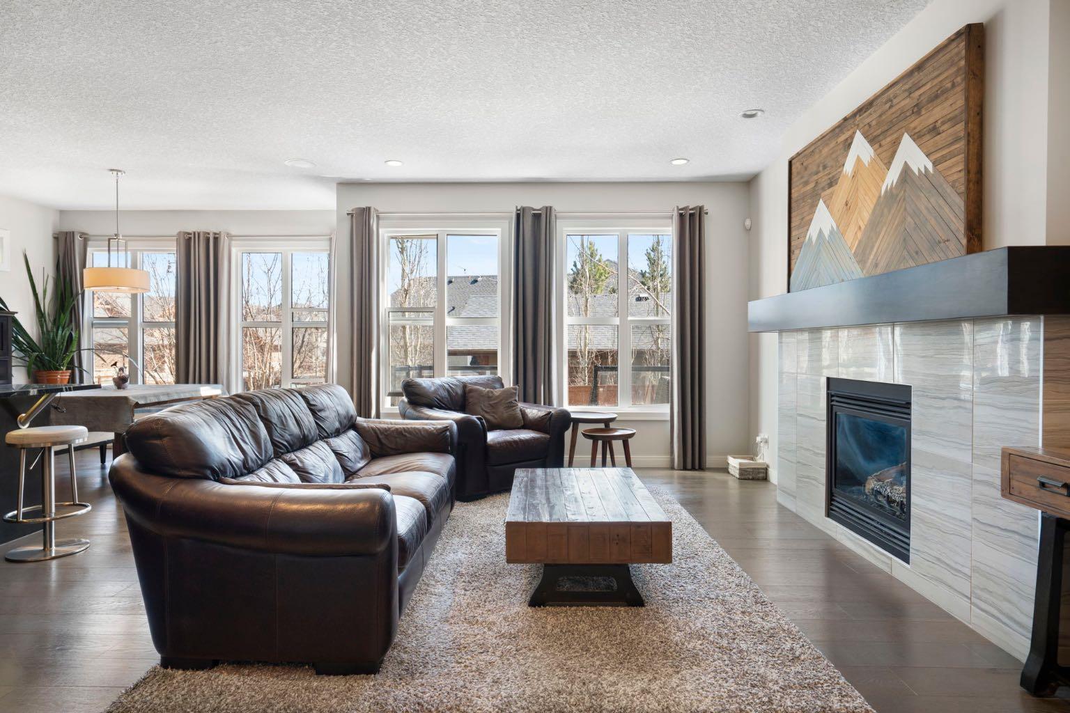 5 Riviera Crescent