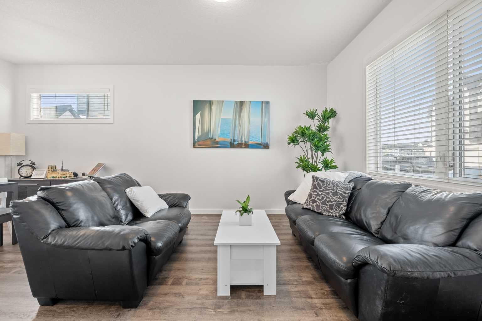 75 Evanscrest Common NW 108