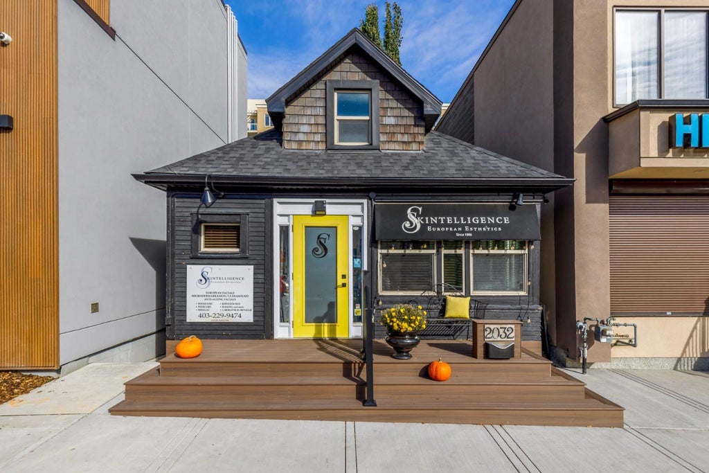 Photo of 2032 34 Avenue SW, Calgary, AB T2T 2C3 (MLS # A2342754)