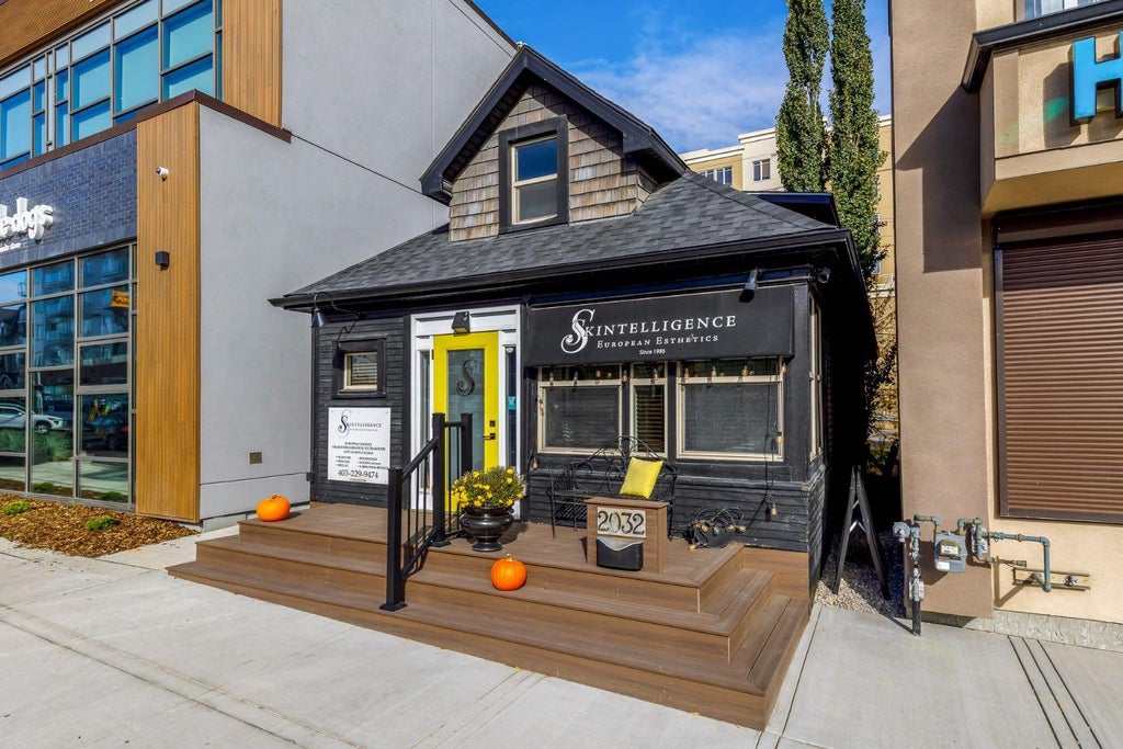 Photo of 2032 34 Avenue SW, Calgary, AB T2T 2C3 (MLS # A2342754)