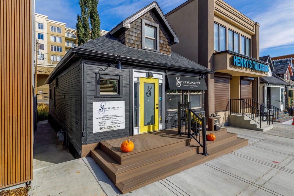 Photo of 2032 34 Avenue SW, Calgary, AB T2T 2C3 (MLS # A2342754)