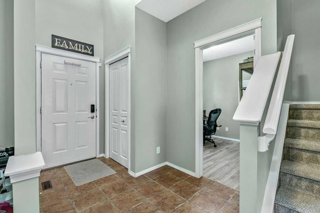 142 Elgin View SE