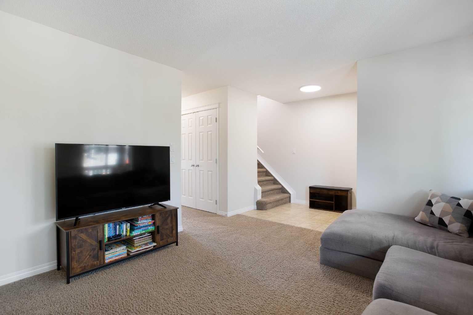 283 Evansdale Way NW
