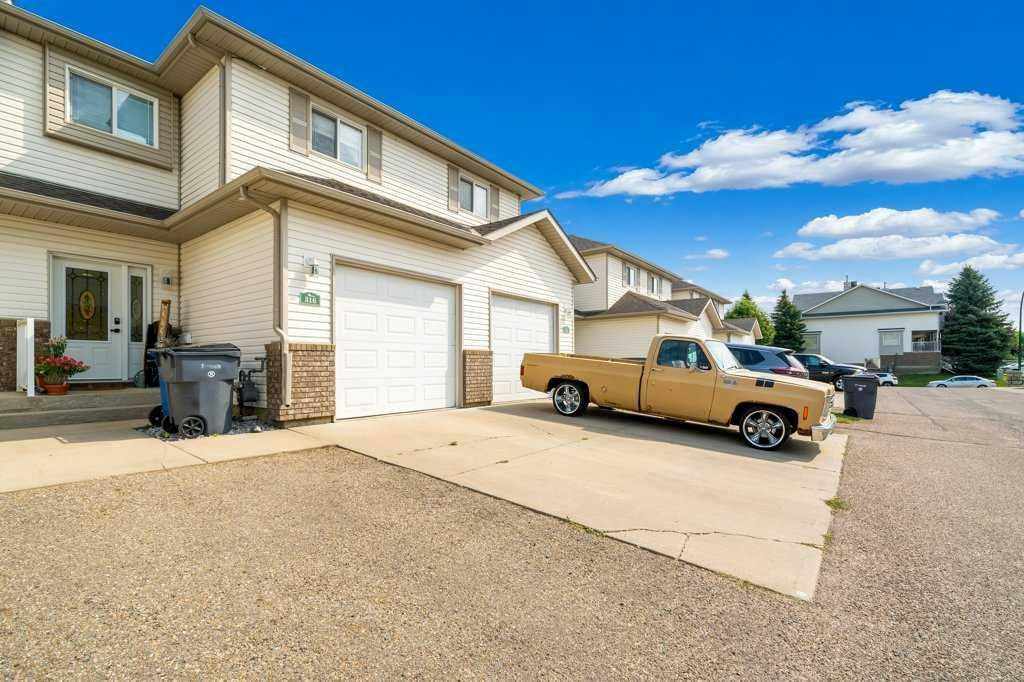 Photo of 316 Washington Way SE, Medicine Hat, AB T1A 8V2 (MLS # A2352891)