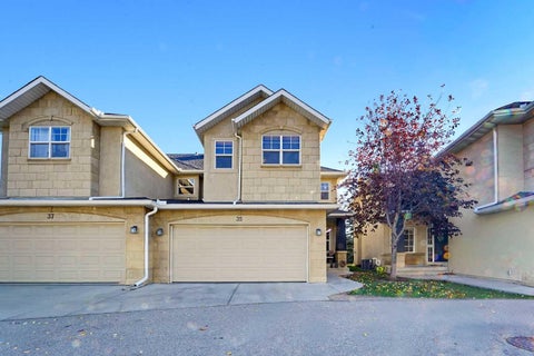 Photo of 39 #35 Strathlea Common SW Cmn, Calgary, AB T3H 5P8 (MLS # A2352468)