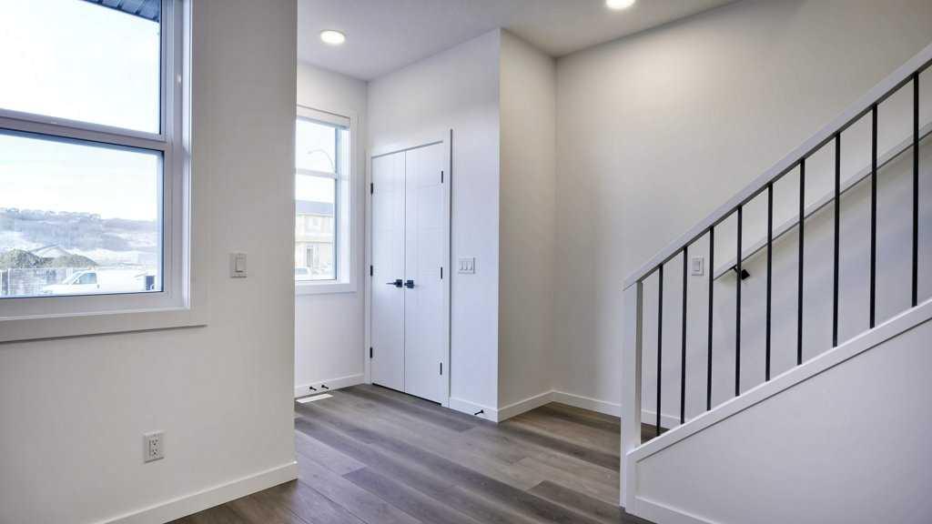 774 Wolf Willow Boulevard SE