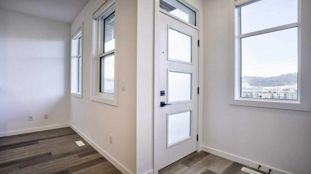 774 Wolf Willow Boulevard SE