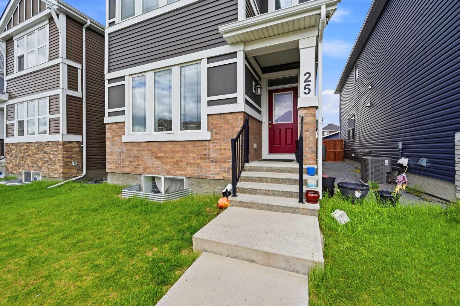 25 Red Sky Way NE