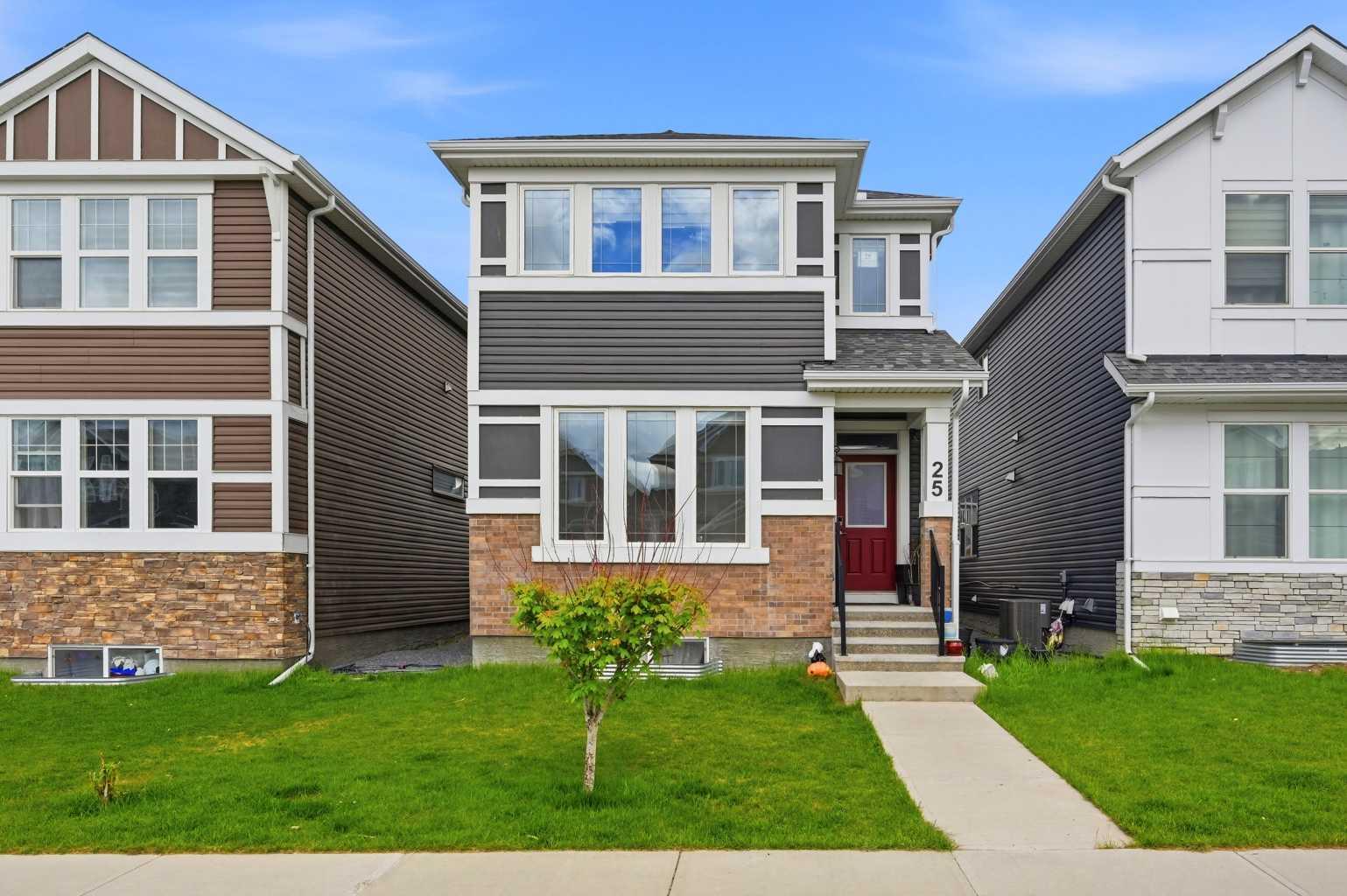 25 Red Sky Way NE