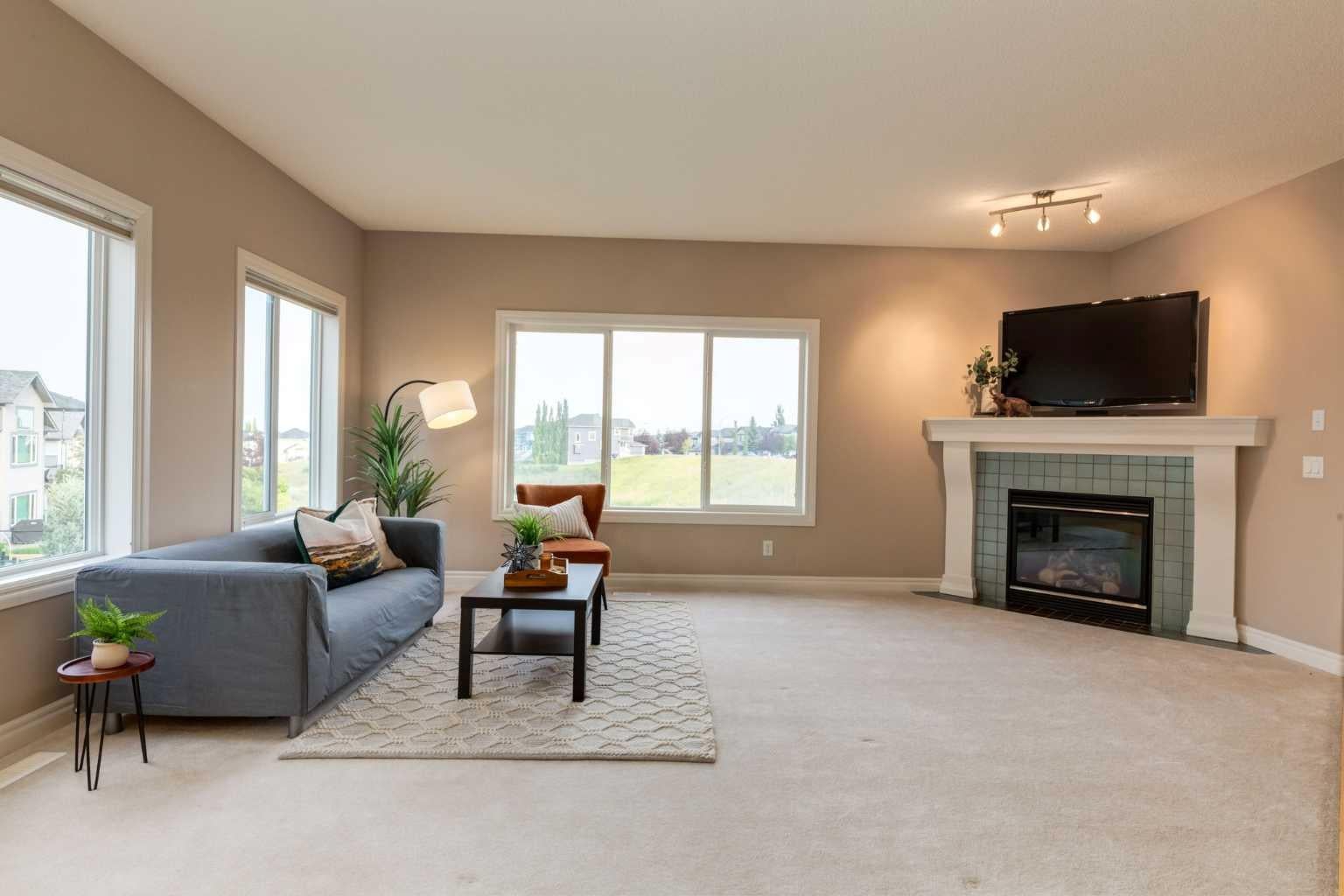 357 Kincora Drive NW