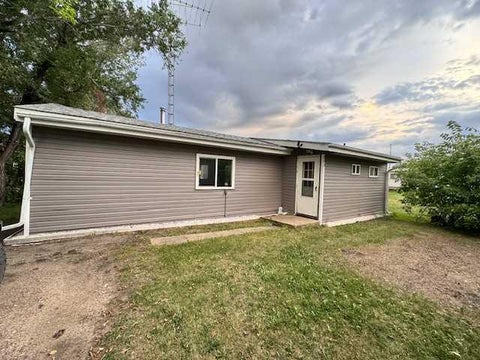 Photo of 303 2nd Avenue W, Maidstone, SK S0M 1M0 (MLS # A2342997)