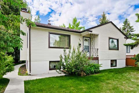 Photo of 617 17 Avenue NE, Calgary, AB T2E 1M4 (MLS # A2307826)