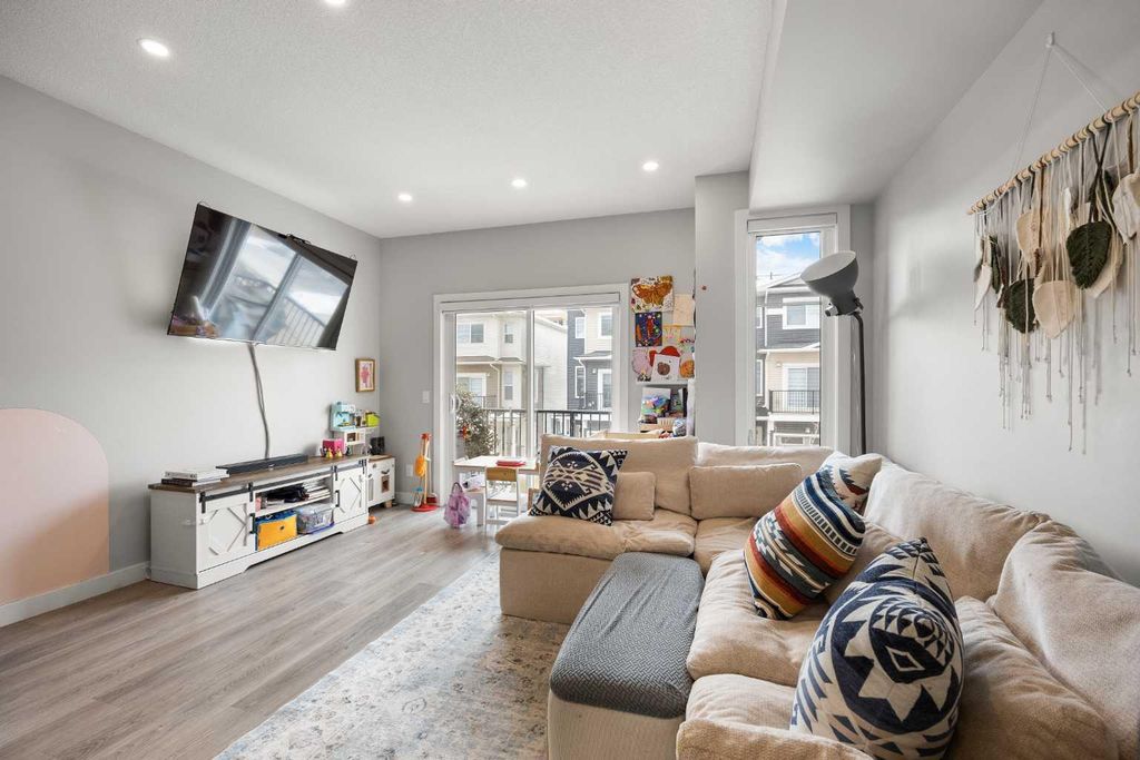 Photo of 1320 Sage Hill Grove NW, Calgary, AB T3R 2A1 (MLS # A2298382)