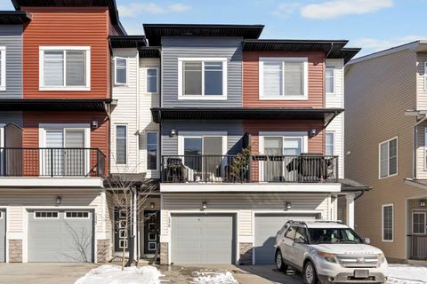 Photo of 1320 Sage Hill Grove NW, Calgary, AB T3R 2A1 (MLS # A2298382)