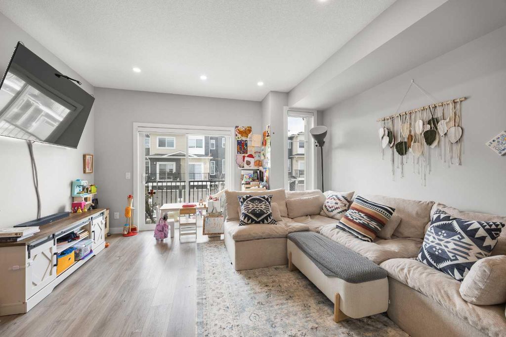 Photo of 1320 Sage Hill Grove NW, Calgary, AB T3R 2A1 (MLS # A2298382)