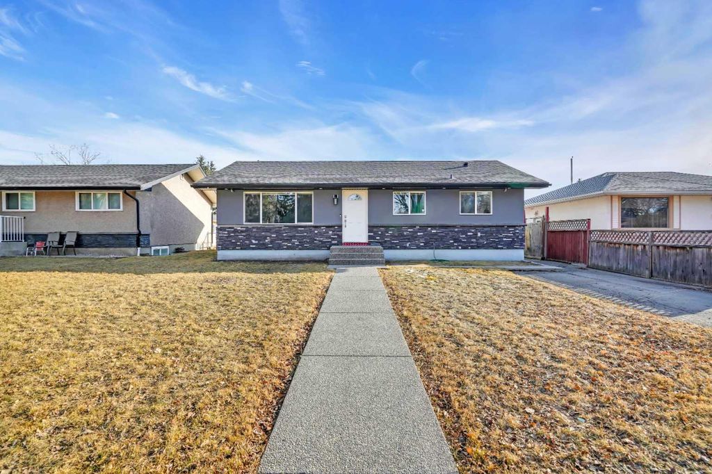Photo of 2046 33 Street SE, Calgary, AB T2B 0T9 (MLS # A2286555)