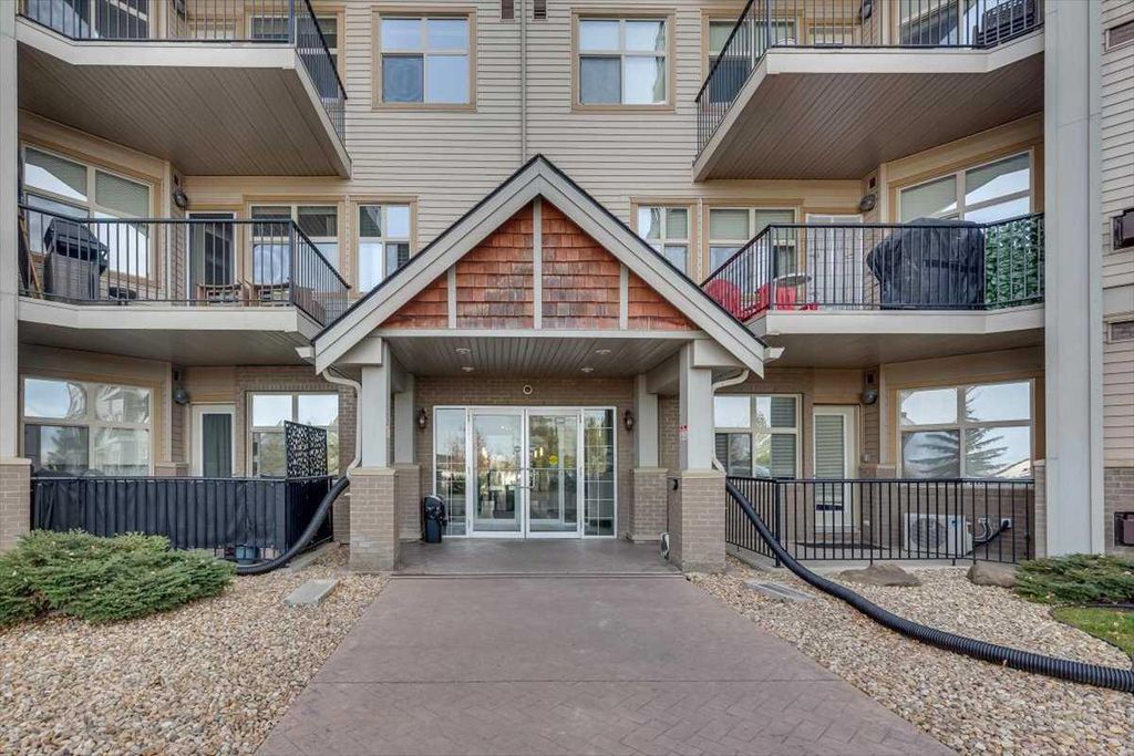 Photo of 100 Lakeway Boulevard #117, Sylvan Lake, AB T4S 0A4 (MLS # A2266733)