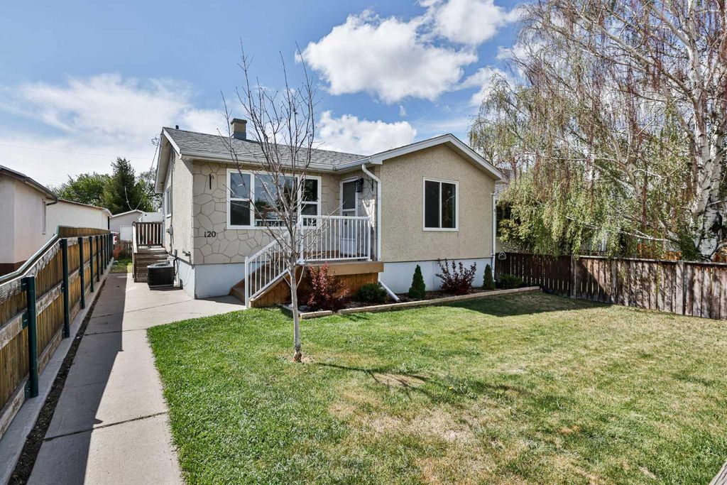 Photo of 120 16 Street N, Lethbridge, AB T1H 2Z5 (MLS # A2310903)