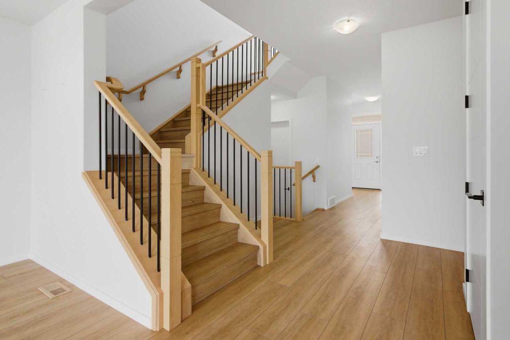 Photo of 119 Carrington Circle NW, Calgary, AB T3P 0Y4 (MLS # A2295359)