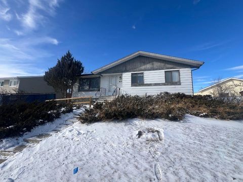 707 Bankview Drive SW Drumheller AB T0J 0Y6